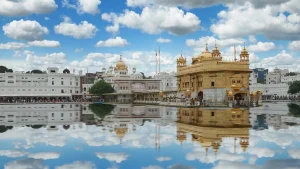 A day of travel, food and spirituality in Amritsar (India)