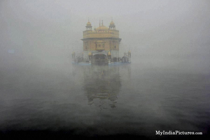 golden-temple-harmindershab-amritsar-unseen-cool-winter-photo