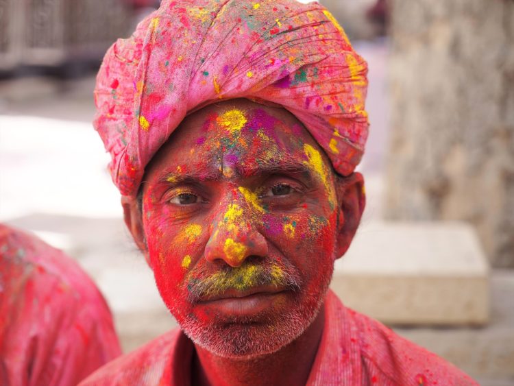 Tipps für das Holi Fest Indien: So feiert ihr das Farbenfest richtig!