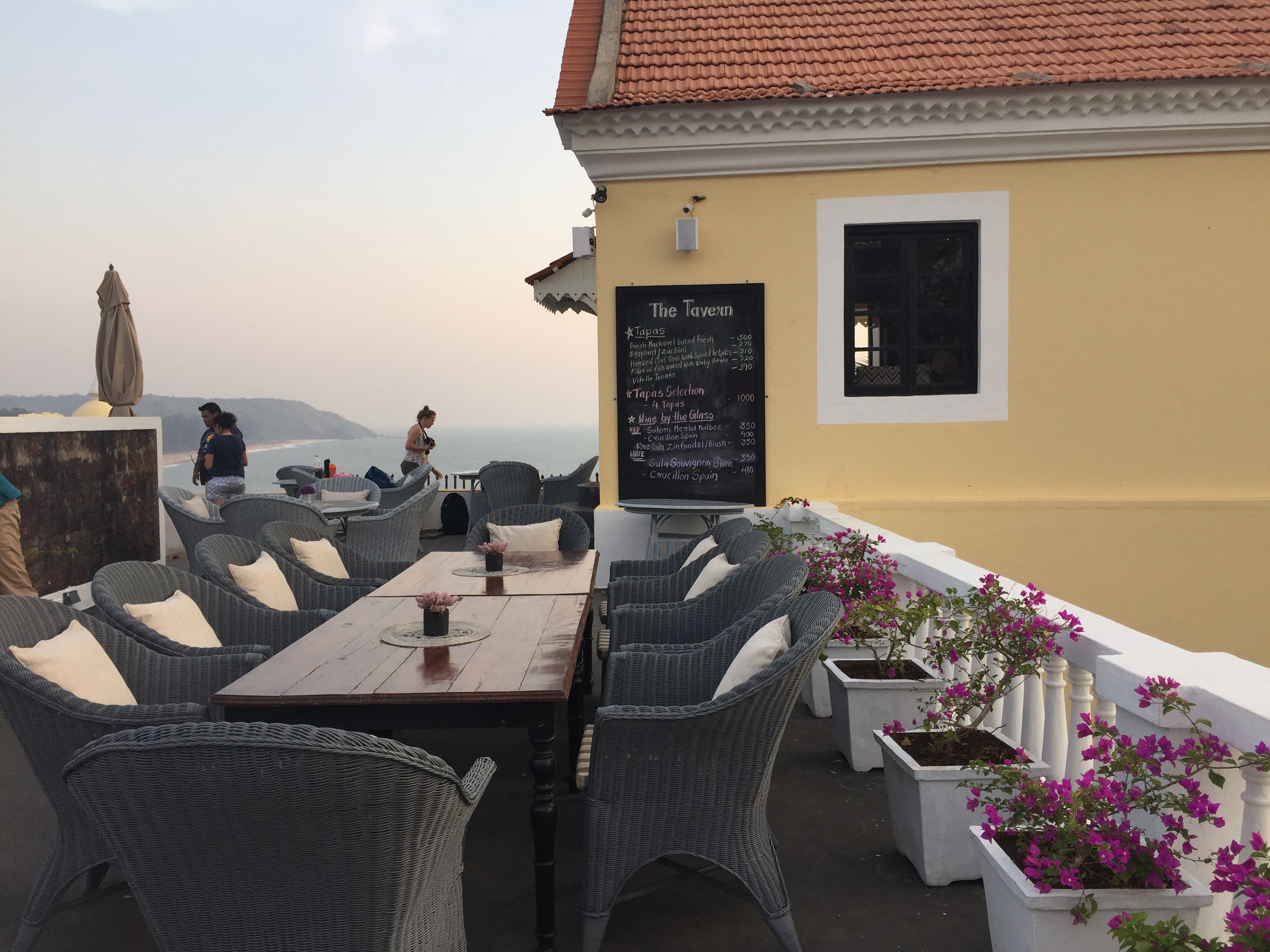 Taverne des Fort Tiracol, Goa Strand