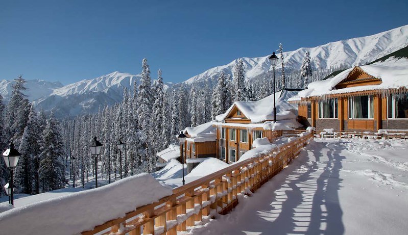 Skiing in Gulmarg in January, Skiing in kashmir Gulmarg, why visit Kashmir